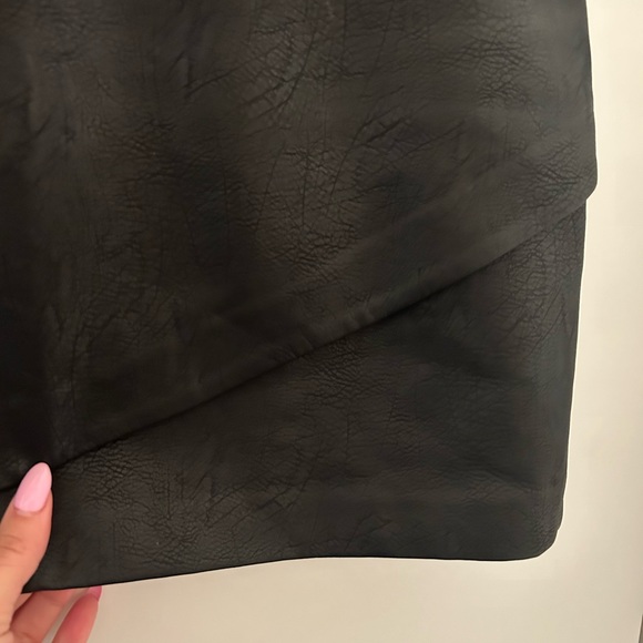 Club Monaco Falleece Leather Skirt - Picture 7 of 8